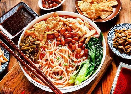 “网红速食”螺蛳粉出口井喷 能否持续景气？