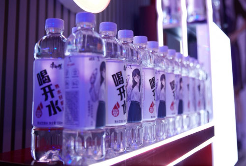 Z世代文化新势力!康师傅饮品携手《左手上篮》创造新玩法