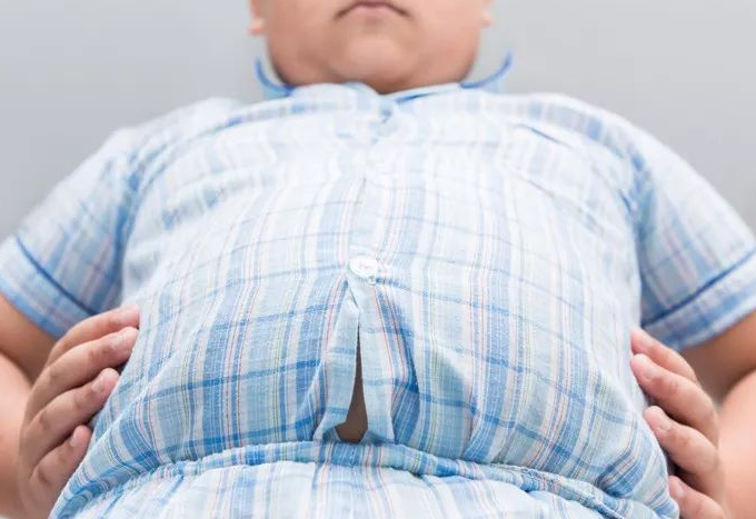 85公斤少女从小喜吃洋快餐致青春期肥胖