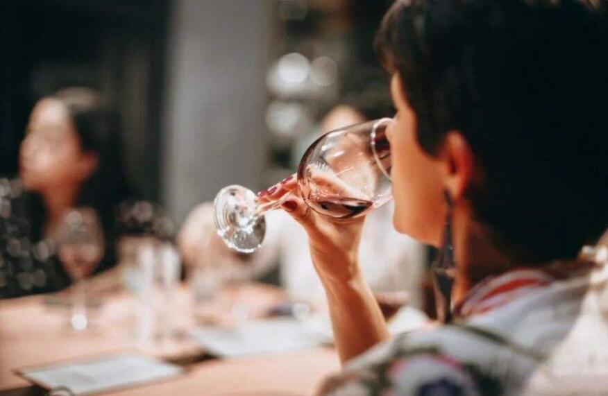 葡萄酒陈酿之氧化风格的陈酿香气，氧化陈酿条件下形成的香气