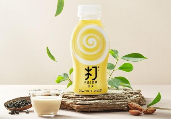 被称为“瓶装奶茶天花板”，农夫山泉打奶茶铁观音新品上市